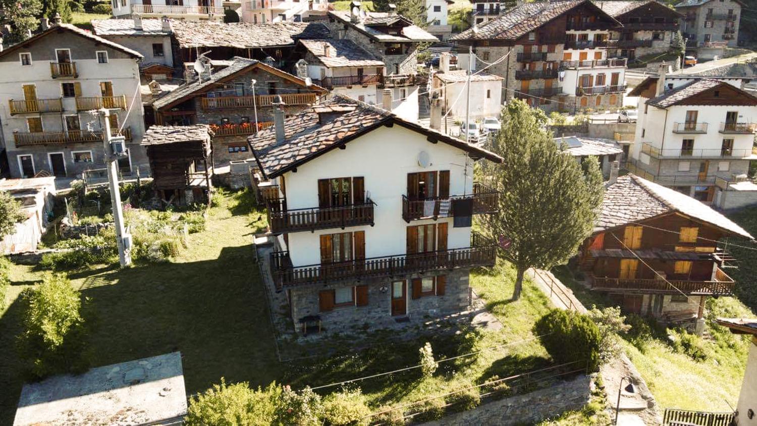 Relax & Sports -Cervinia- Maison Valtournenche Exterior photo