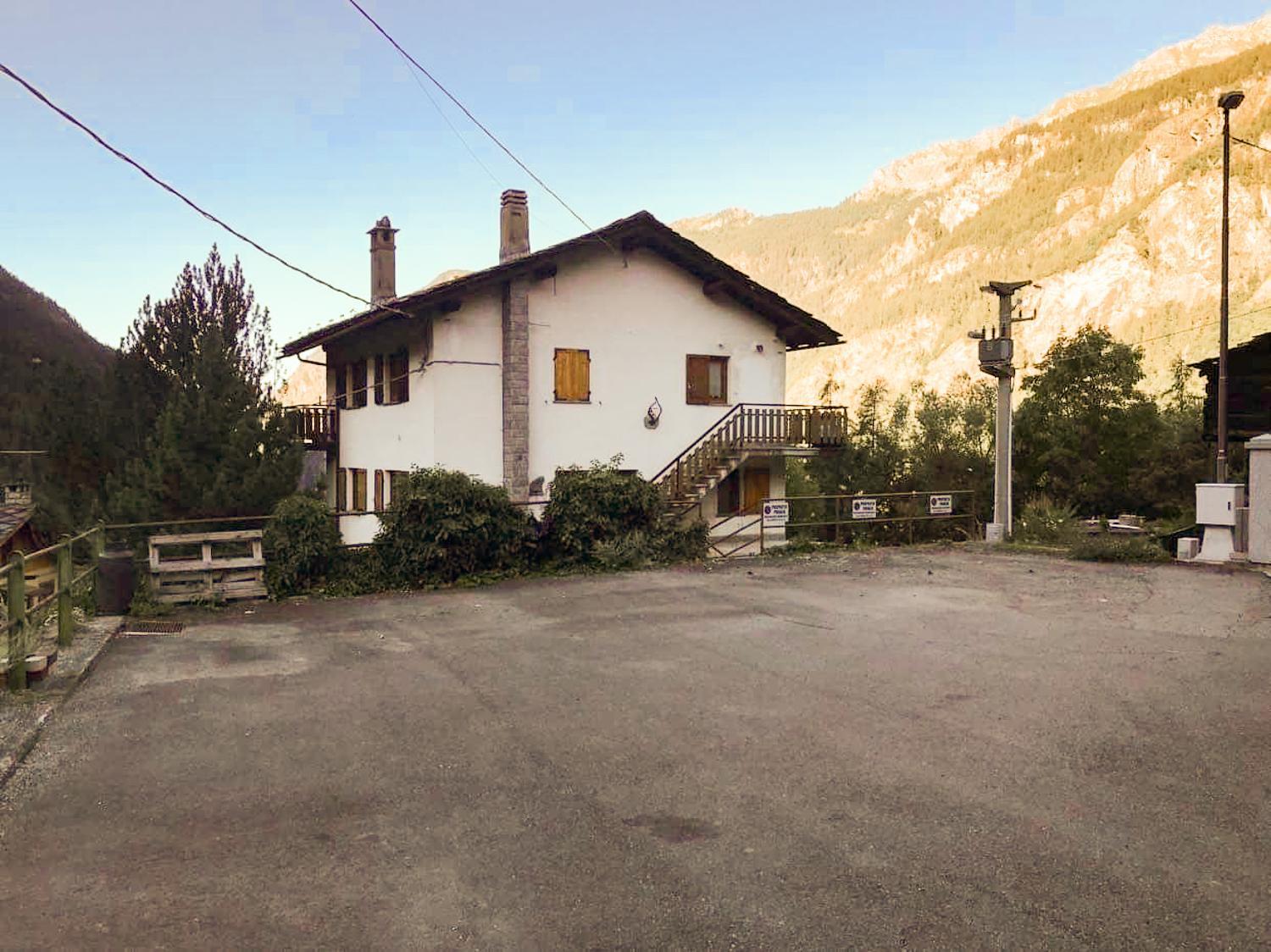 Relax & Sports -Cervinia- Maison Valtournenche Exterior photo